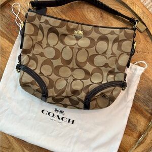 COACH Chelsea Signature Katarina